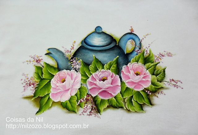 pintura em tecido bule e rosas