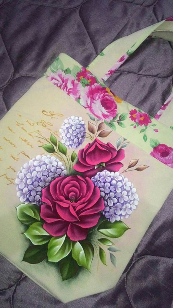 pintura em tecido de flores