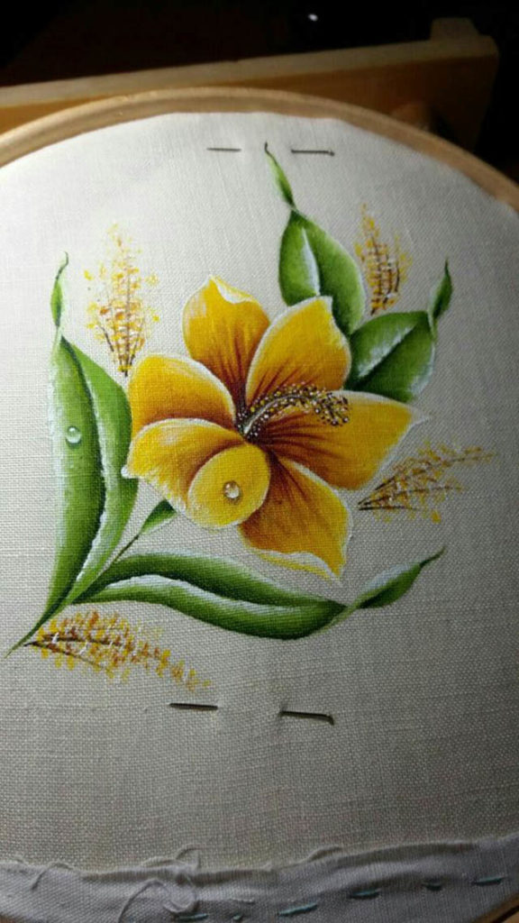 pintura em tecido de flores